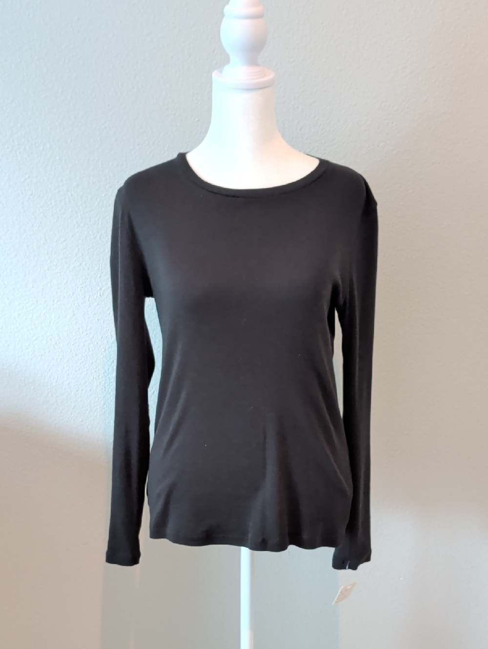 Ann Taylor Black Long Sleeve Crewneck Top